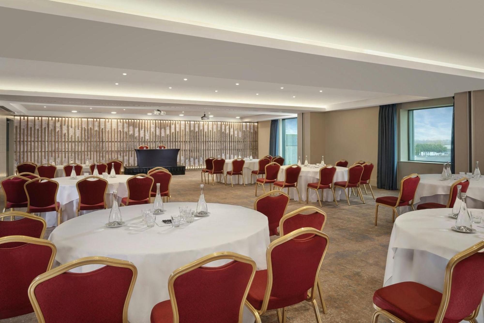 Sheraton Athlone Hotel Εξωτερικό φωτογραφία