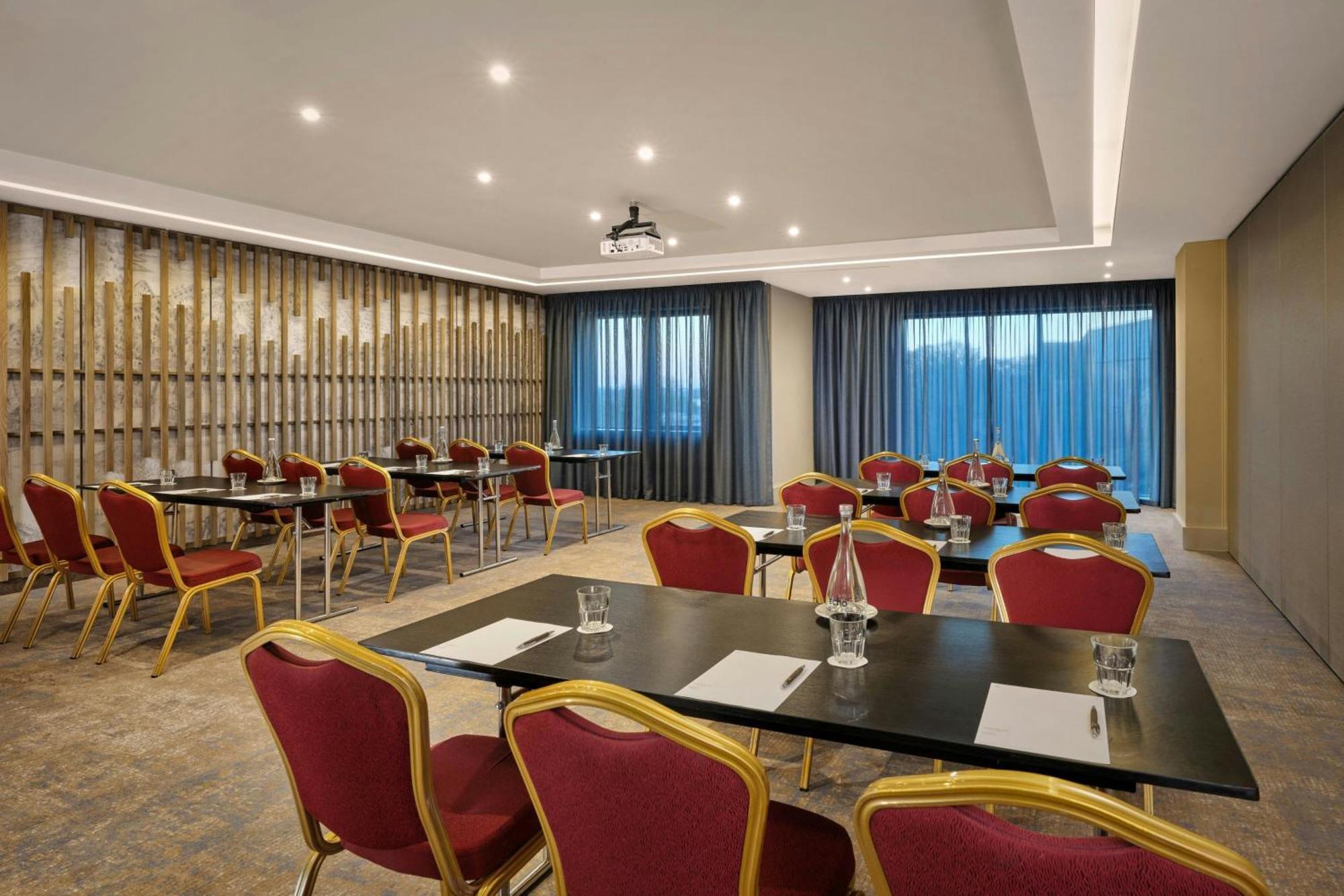 Sheraton Athlone Hotel Εξωτερικό φωτογραφία